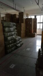 Touch Me Toothpaste Dispenser + 5 Slot Tooth Brush Holder - Image 2