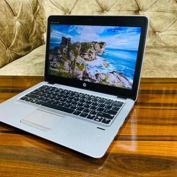 HP EliteBook 820 G3 Intel Core i5, 6th, Gen. 8GB RAM / 256GB SSD / Back-Lit Keyboard / Webcam / Windows 11 Pro. Active.