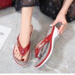Pantoufles d'été pour femmes, nouvelle mode, chaussures à boutons en métal, sandales de plage compensées, plateforme extérieure, tongs de loisirs, 2024 - AliExpress 322